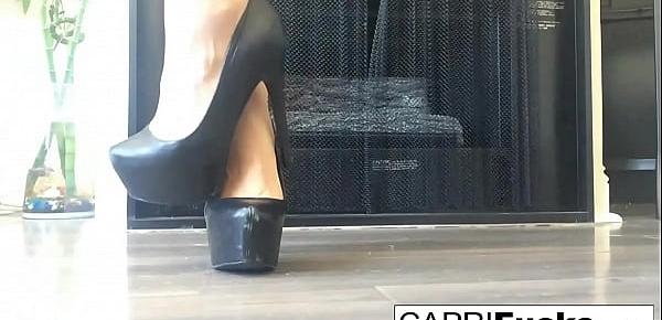  Capri in her high heels